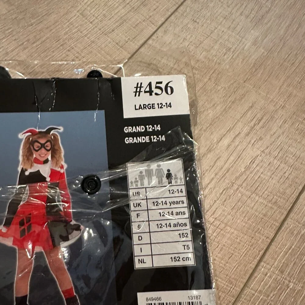 HARLEY QUINN HALLOWEEN COSTUME RED BLACK LARGE 12-14 GIRLS